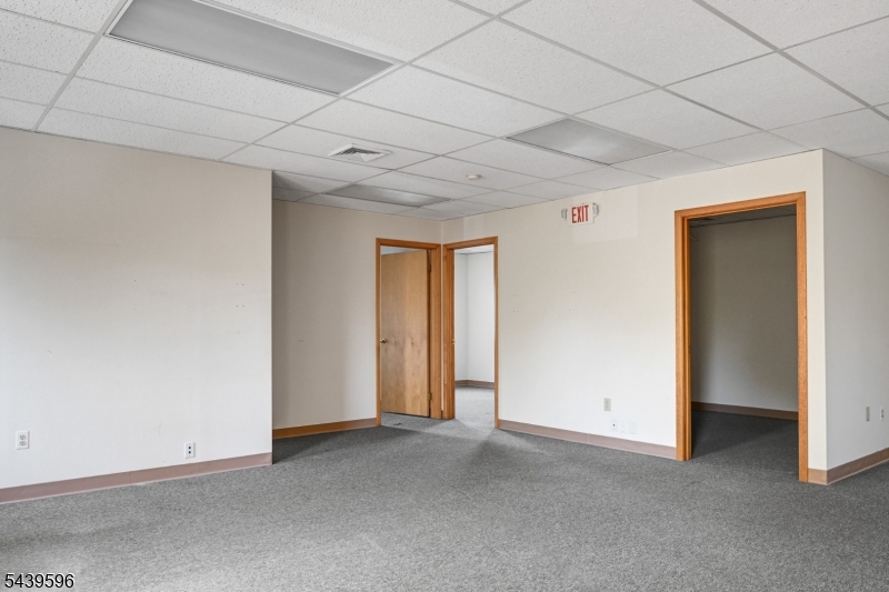 15 Rockland Ter Property Photo 8