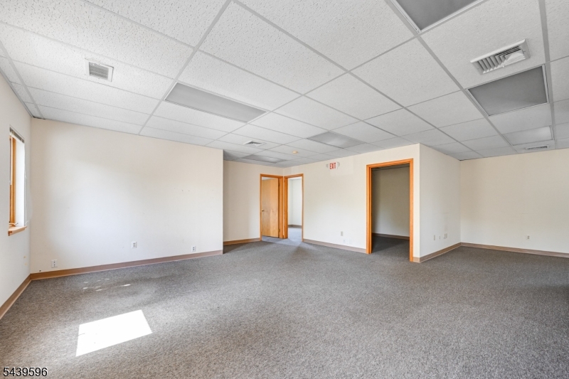 15 Rockland Ter Property Photo 10