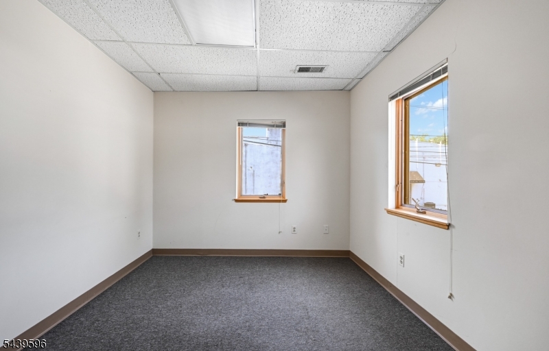 15 Rockland Ter Property Photo 12