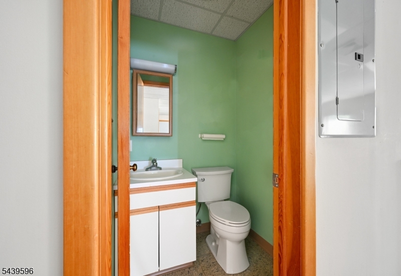 15 Rockland Ter Property Photo 16