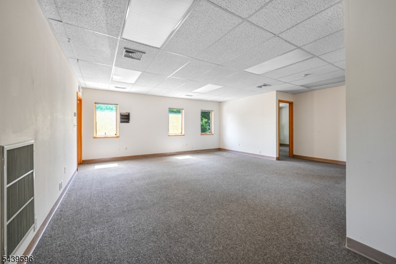 15 Rockland Ter Property Photo 17