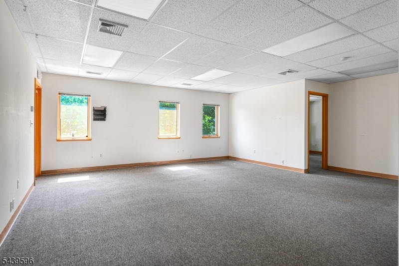 15 Rockland Ter Property Photo 18
