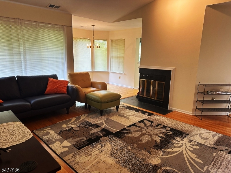 15 Crossfield Court Property Photo 3