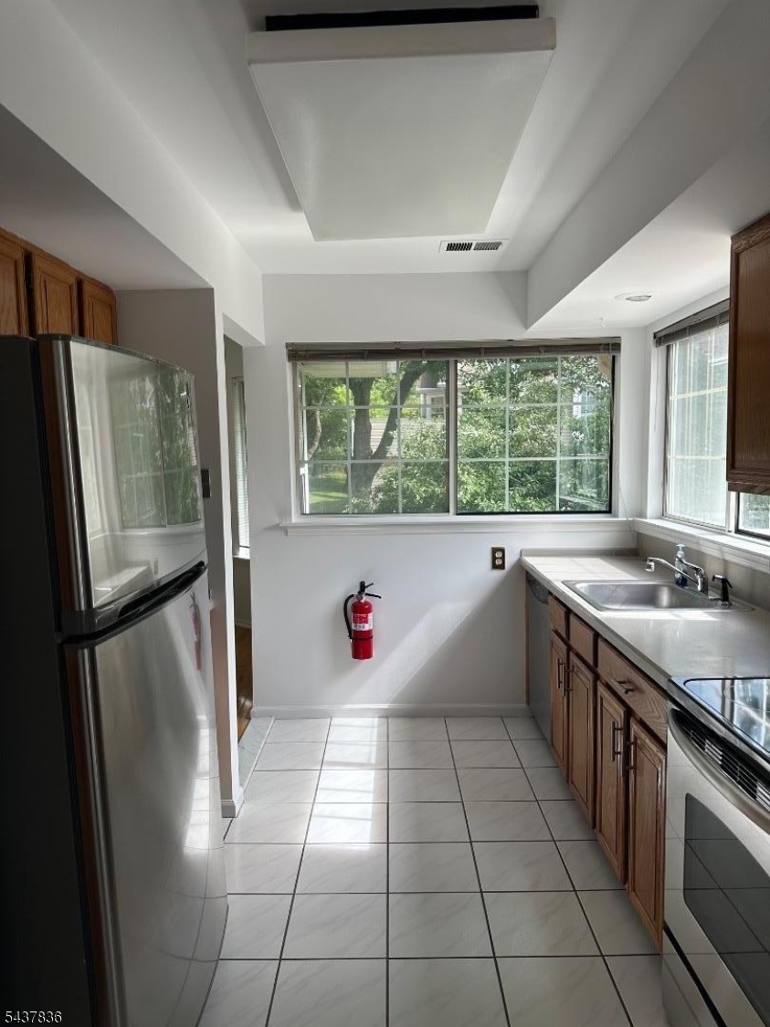 15 Crossfield Court Property Photo 5