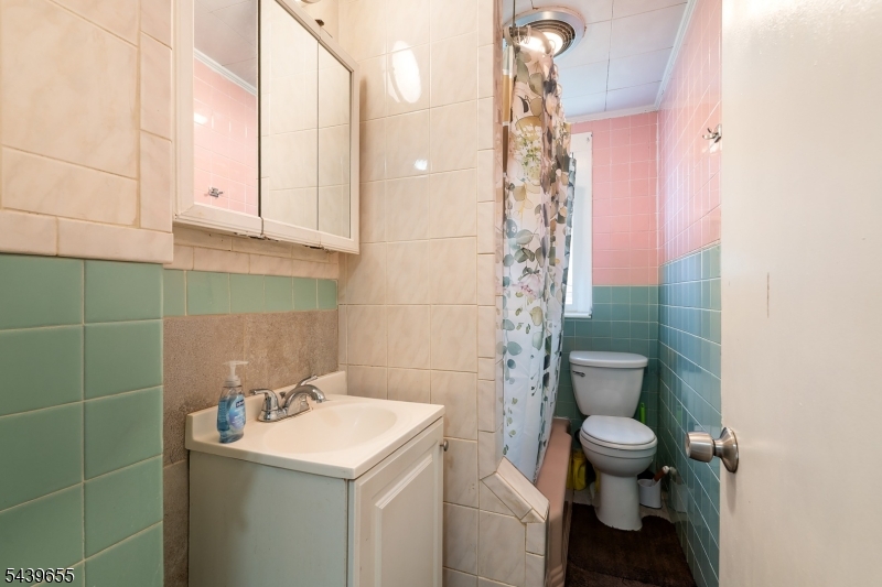 110 Berry St Property Photo 15