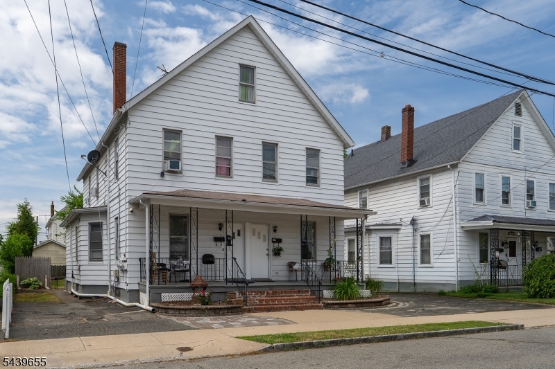 110 Berry St Property Photo 39