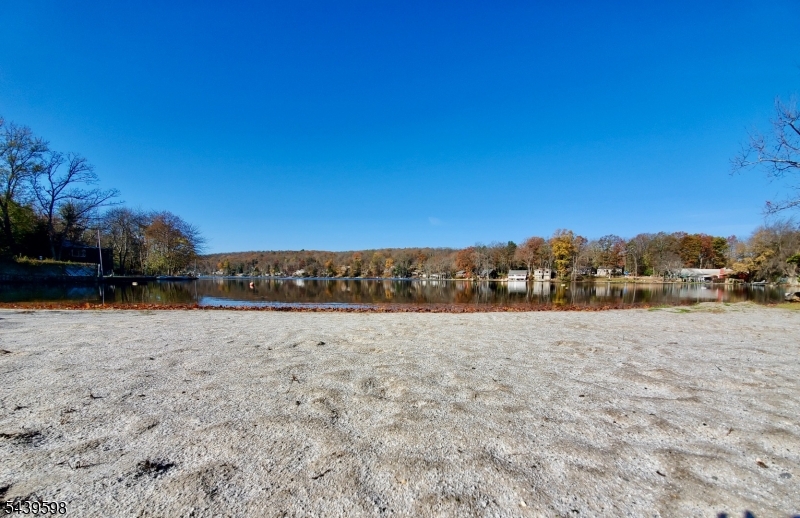 35 E Shore Trl Property Photo 4