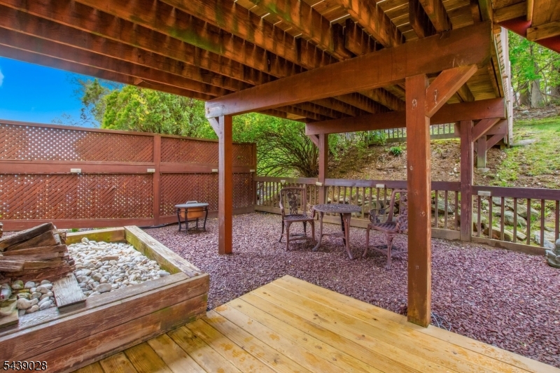 22 Holiday Dr Property Photo 18