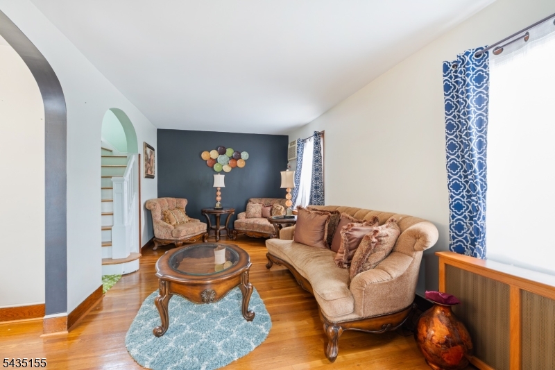 1515 Rose Ter Property Photo 4