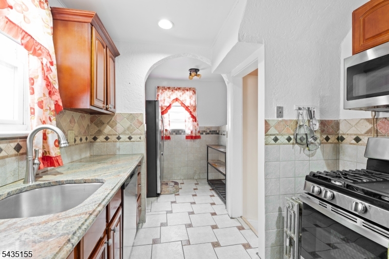 1515 Rose Ter Property Photo 9