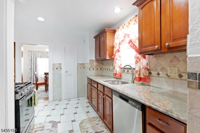 1515 Rose Ter Property Photo 10