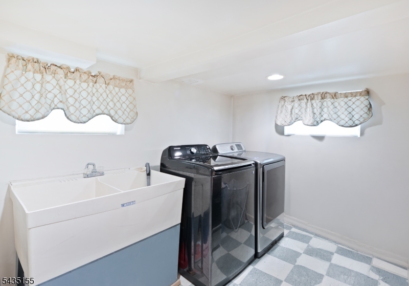 1515 Rose Ter Property Photo 27