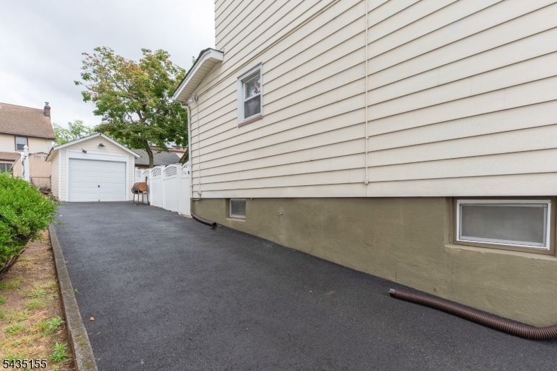 1515 Rose Ter Property Photo 32
