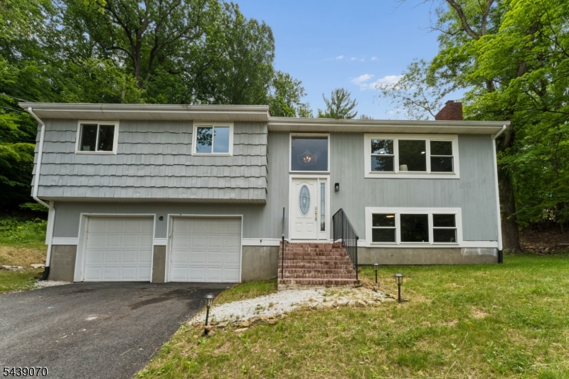 403 E Shore Trl Property Photo 1