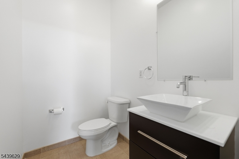 252 Mount Pleasant Ave 1 Property Photo 10