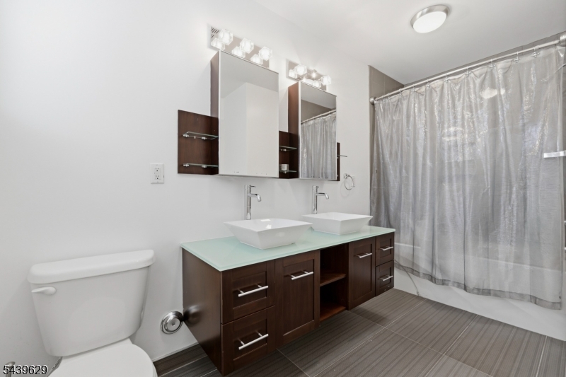252 Mount Pleasant Ave 1 Property Photo 15
