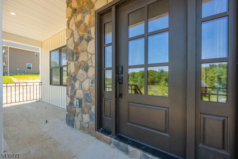 9 Emerald Dr Property Photo 5