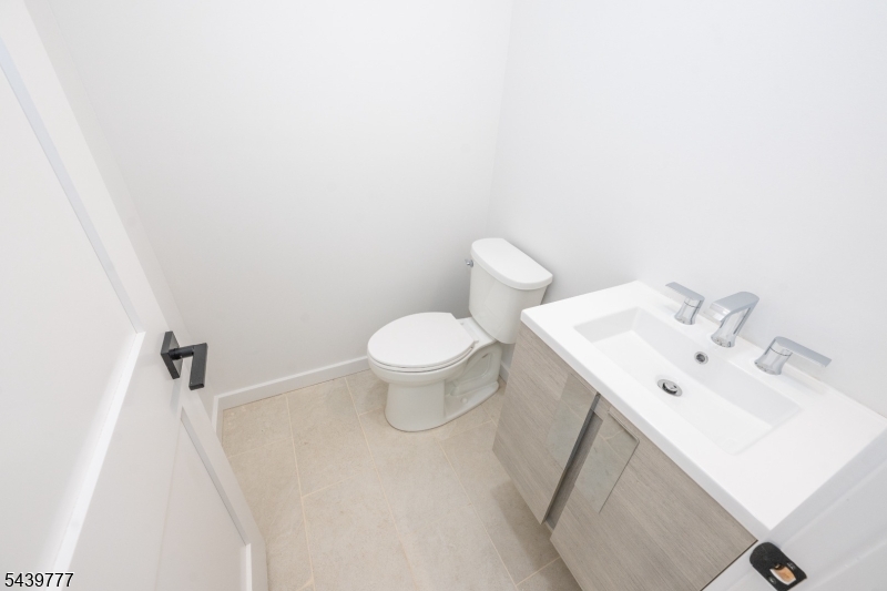 9 Emerald Dr Property Photo 18