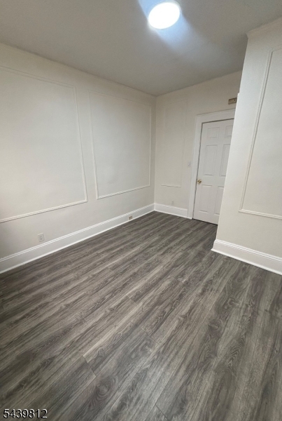 413 Lyons Ave Property Photo 6