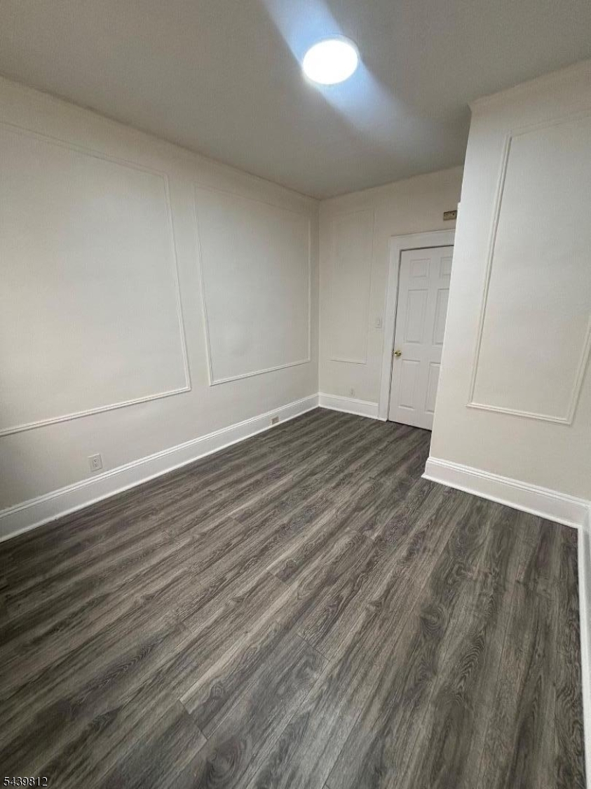 413 Lyons Ave Property Photo 11