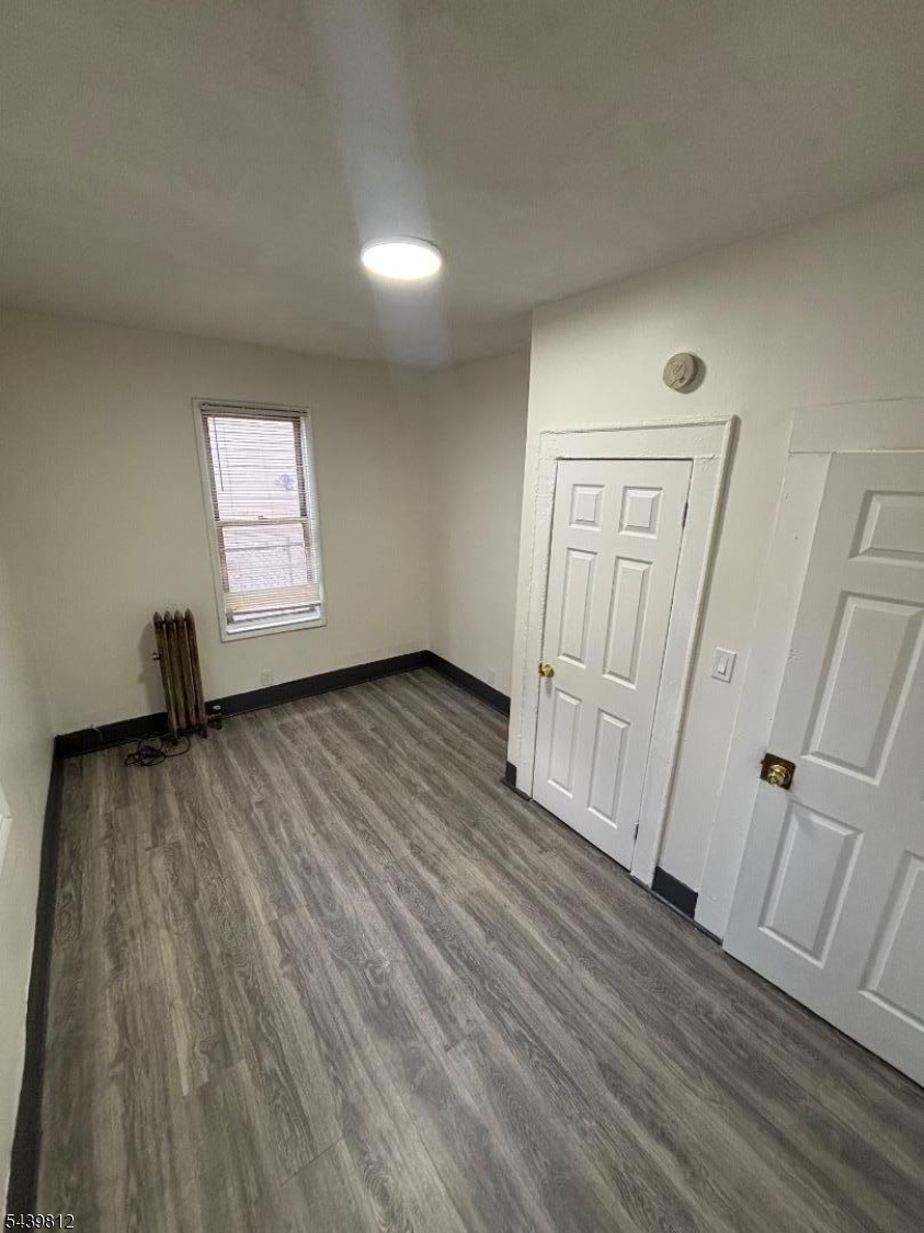 413 Lyons Ave Property Photo 14