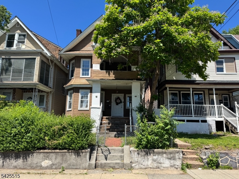 296 Woodside Ave Property Photo 1