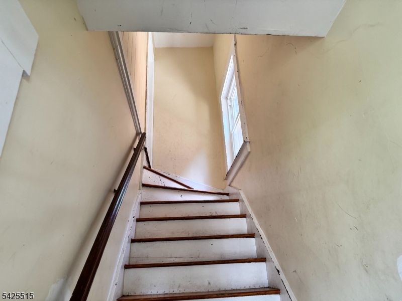 296 Woodside Ave Property Photo 2