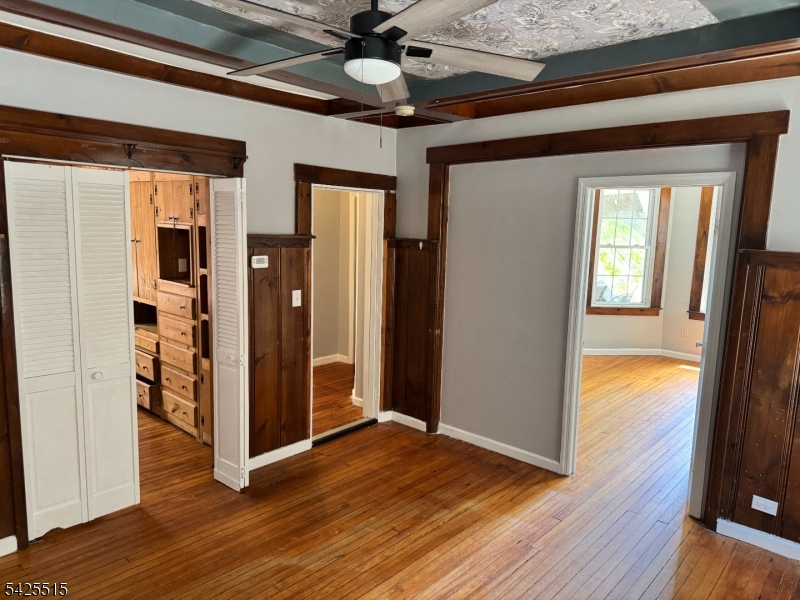 296 Woodside Ave Property Photo 6