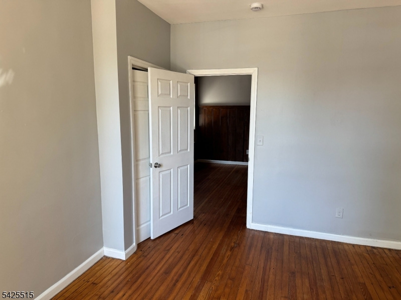 296 Woodside Ave Property Photo 8