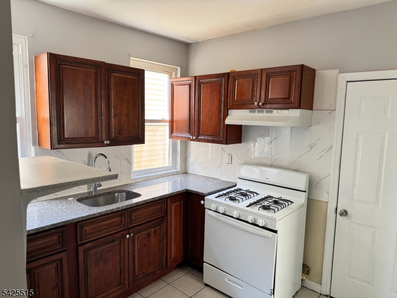 296 Woodside Ave Property Photo 10