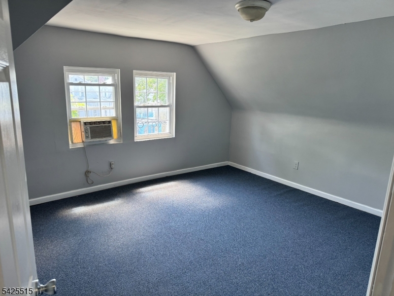 296 Woodside Ave Property Photo 16