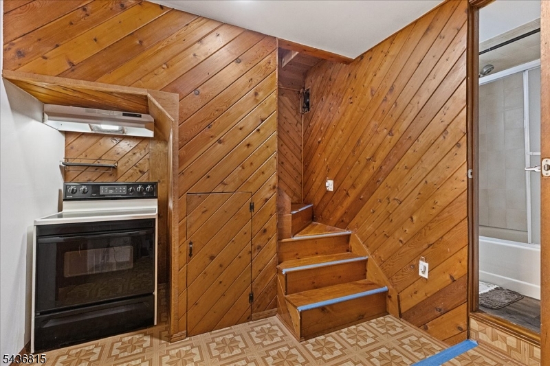 70 Robert St Property Photo 15
