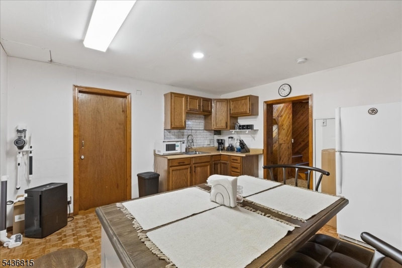 70 Robert St Property Photo 16