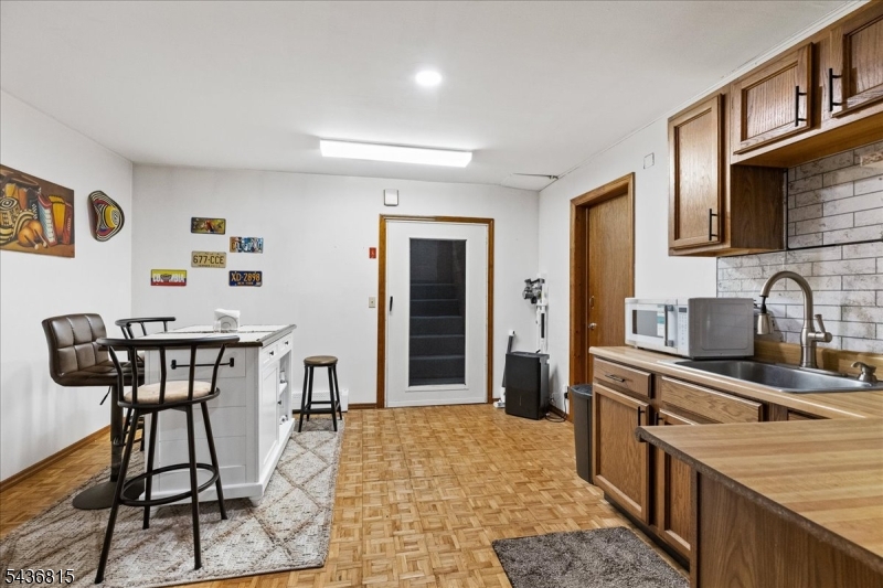 70 Robert St Property Photo 17