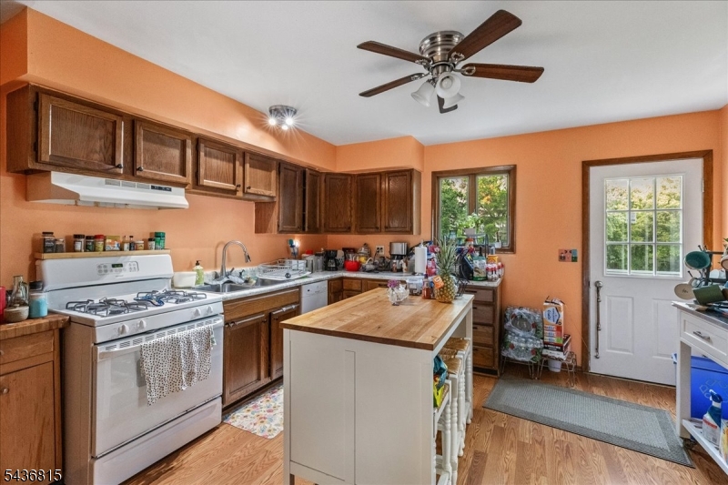 70 Robert St Property Photo 26