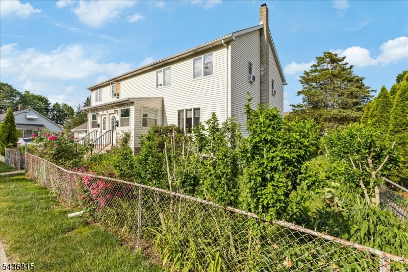 70 Robert St Property Photo 36