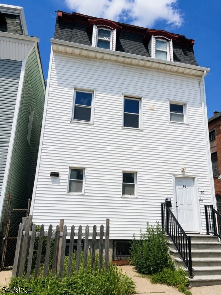 90 Pennsylvania Ave Property Photo 1