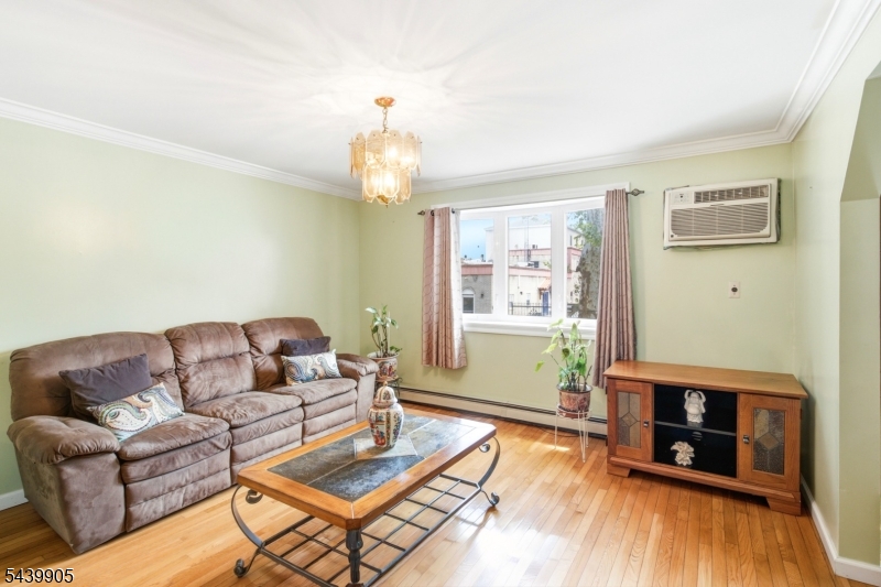 141 Walnut St Property Photo 6