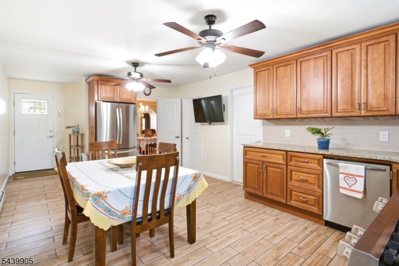 141 Walnut St Property Photo 12