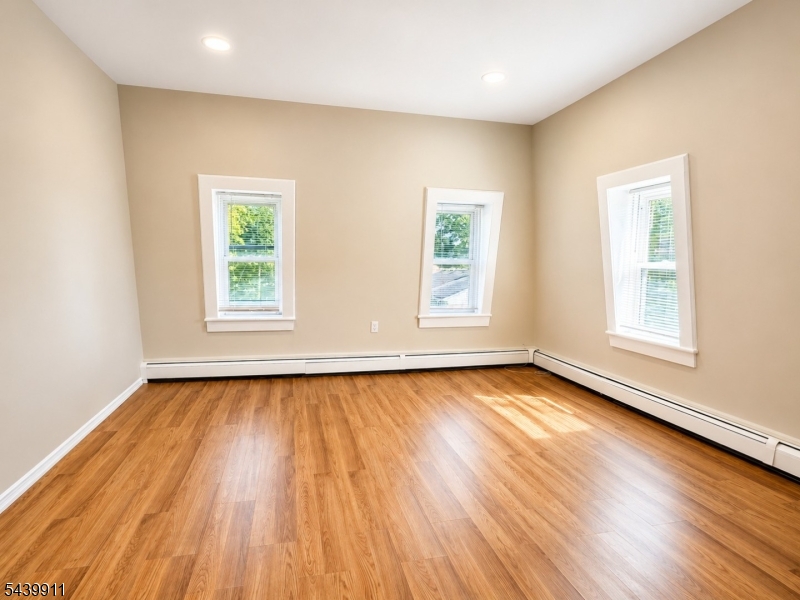 65 E New St Property Photo 8