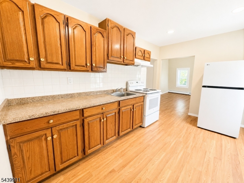 65 E New St Property Photo 10