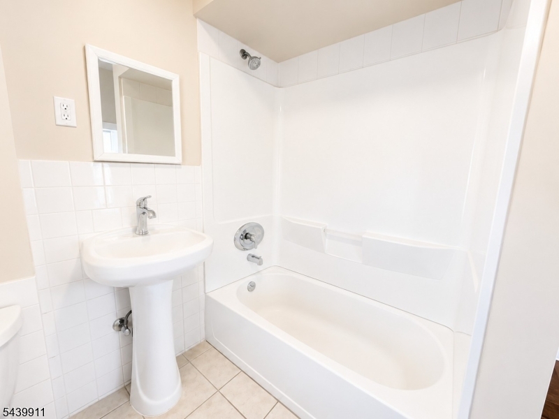 65 E New St Property Photo 12