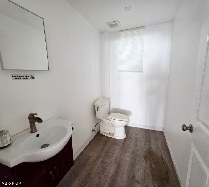 77 Gregory Ave Property Photo 5