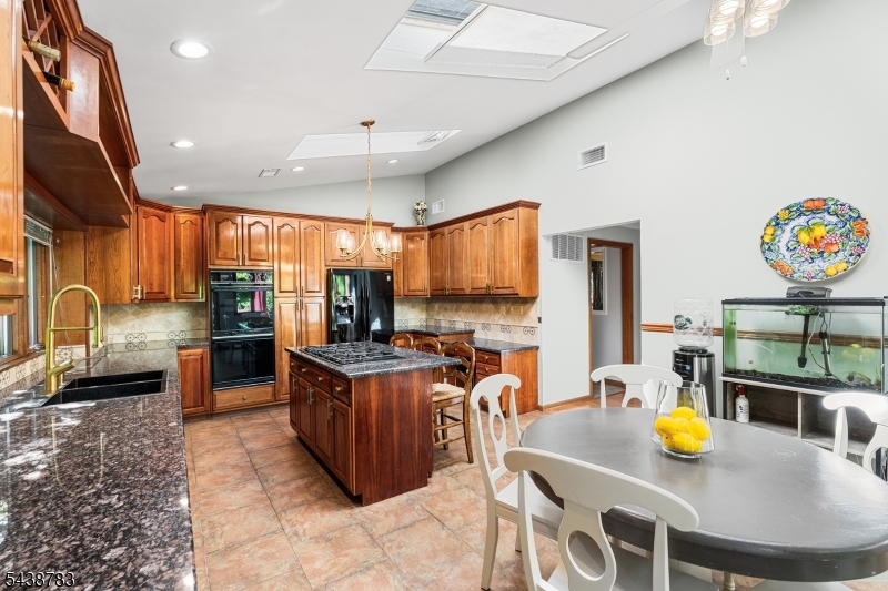 60 Park Rd Property Photo 16