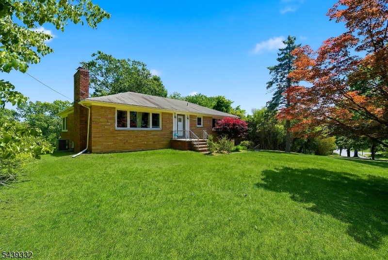 52 Manger Rd Property Photo 3