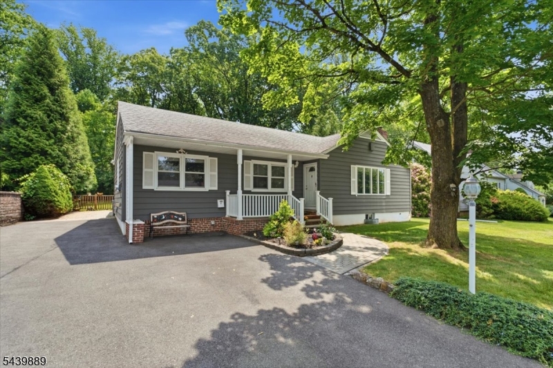 41 Sycamore Ave Property Photo 1