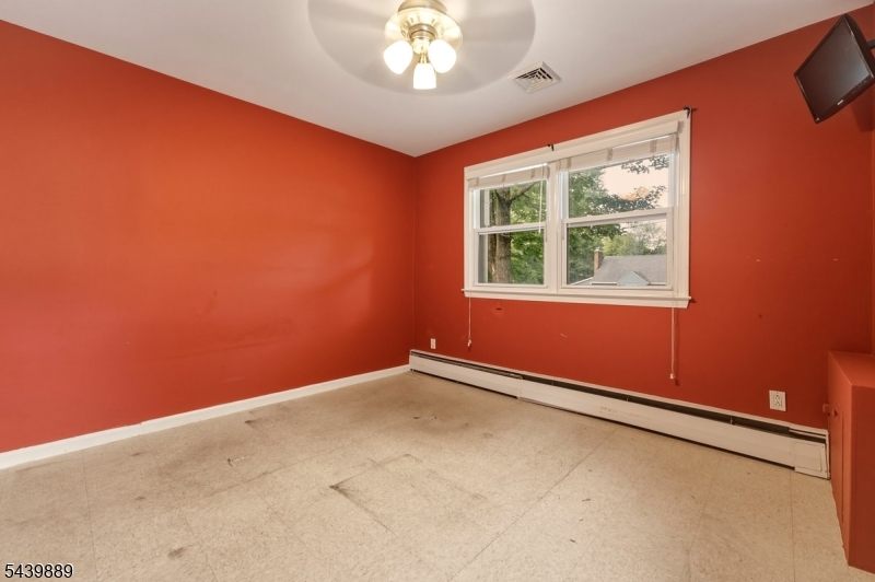 41 Sycamore Ave Property Photo 13