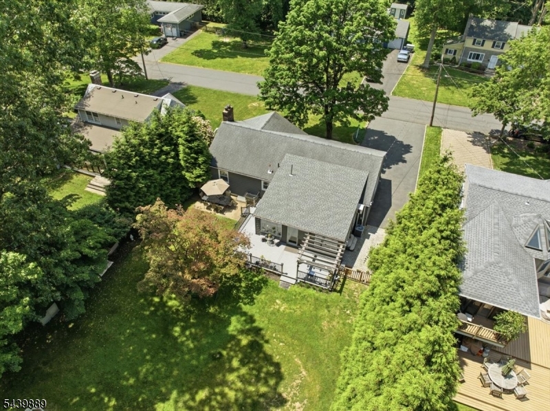 41 Sycamore Ave Property Photo 29