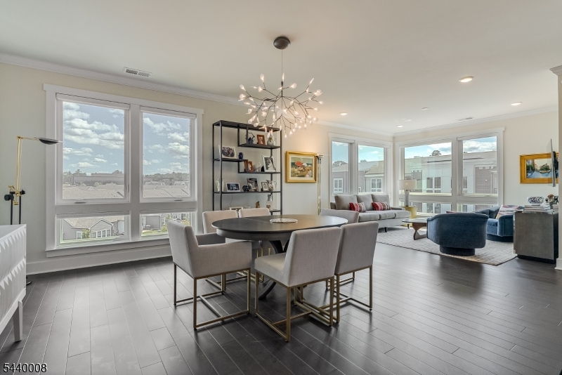 3 Vanderbilt Blvd 402 Property Photo 6