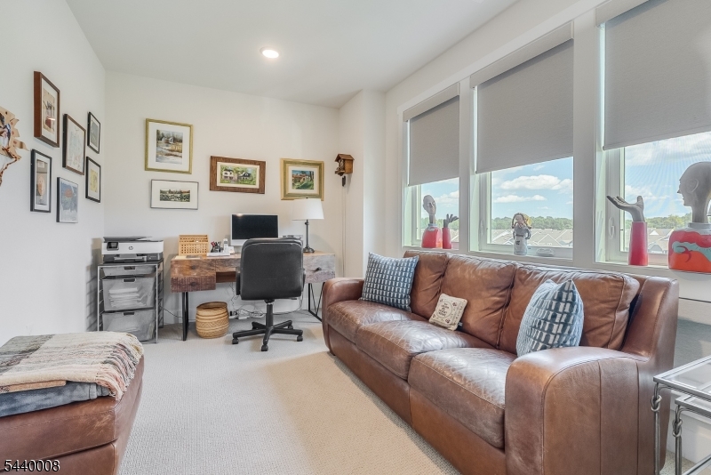 3 Vanderbilt Blvd 402 Property Photo 15
